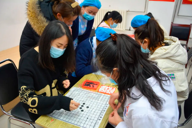 “人事三杯酒，流年一局棋”第8届棋类职工比赛圆满结束